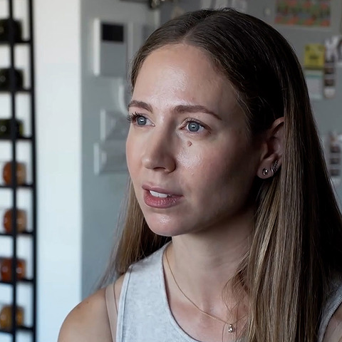 "איך זה שבעלי נפל ואני מצליחה לחייך?": יומן השכול הלא שגרתי של דפני (1)