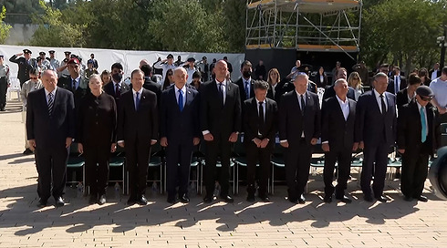 1920X1080 4800 Hp (2).00 01 01 23.Still001