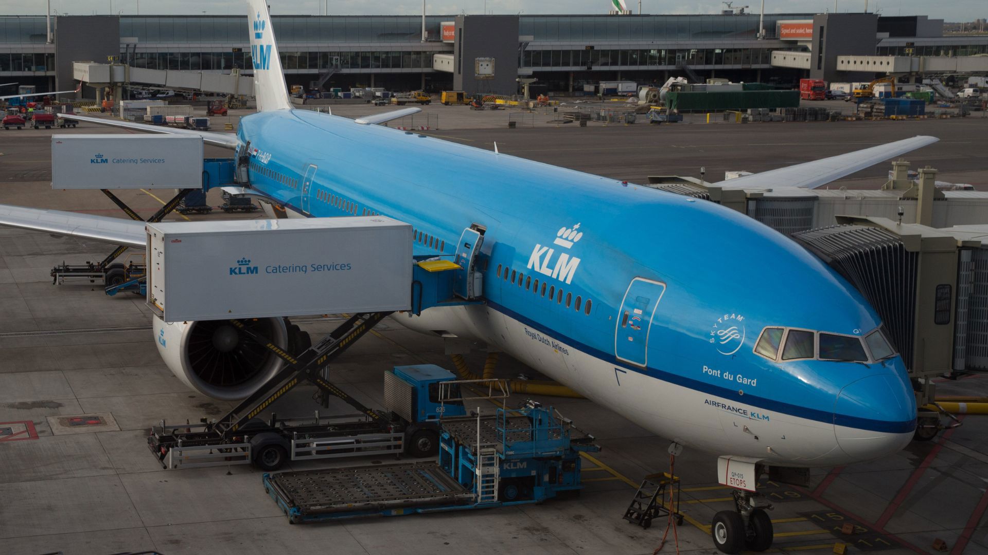 מטוס KLM בנמל התעופה סכיפהול באמסטרדם, 2015