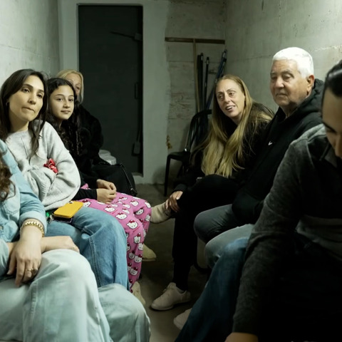 מיליוני צפיות לסרטון המקלט: תושבי הבניין שלא דמיינו שיהפכו למפורסמים