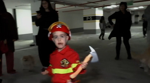 תחפושות בין האזעקות: חוגגים פורים במקלטים