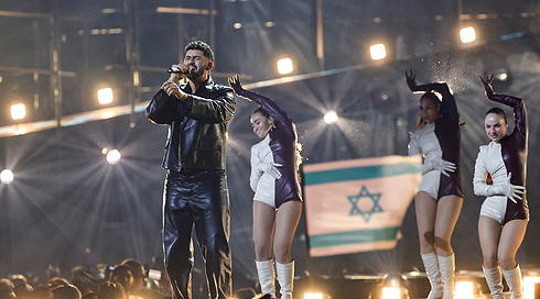 נועם בתן מופיע בגמר האירוויזיון בווינה, 16.05.26