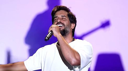 עשה את הפאר טסי: הדרך של הזמר עד להופעת הענק בפארק הירקון