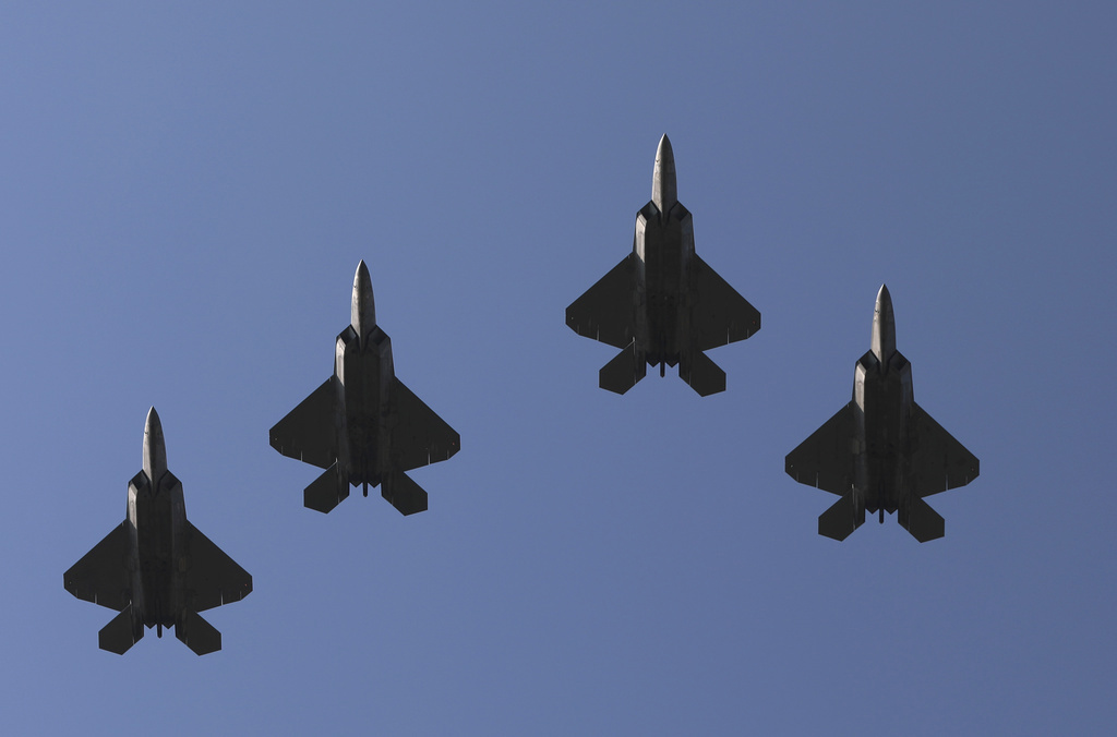 מטוסי F-22 אמריקניים בחגיגות יום העצמאות של ארצות הברית, יולי 2025