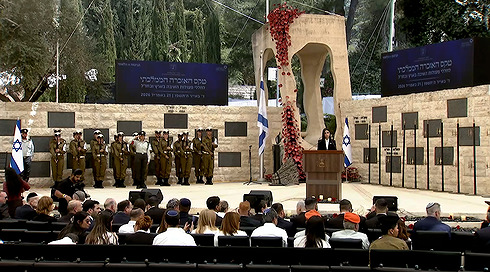 1920X1080 4800 Hp.00 08 41 26.Still001