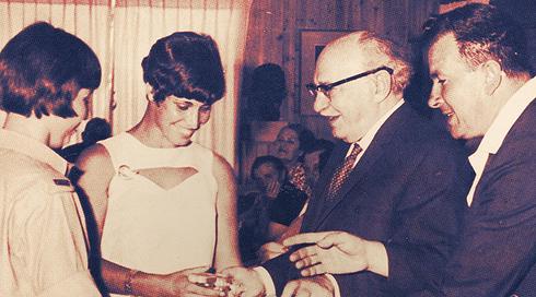 הבלתי חשובים עונה 1 פרק 16