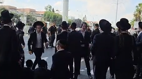 מפגינים חרדים על כביש 4, יוני 2026