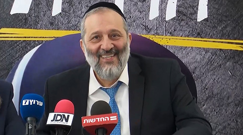 הצרות של דרעי: הקמפיין האישי הבוטה של הספרדים נגד הפוליטיקאי החרדי