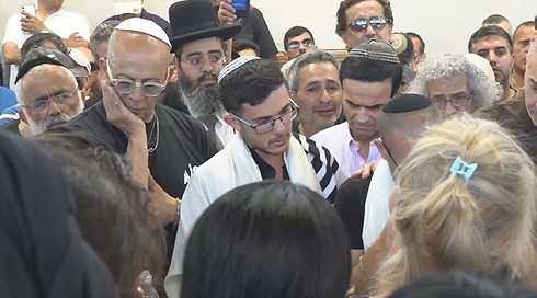 לווייתו של ישי לוי