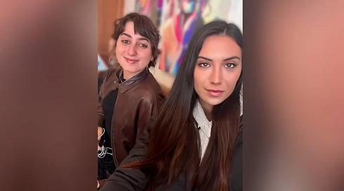 קרב הגברות הראשונות: מה קרה כשאשתו של ממדאני פגשה את מיס ישראל? (1)