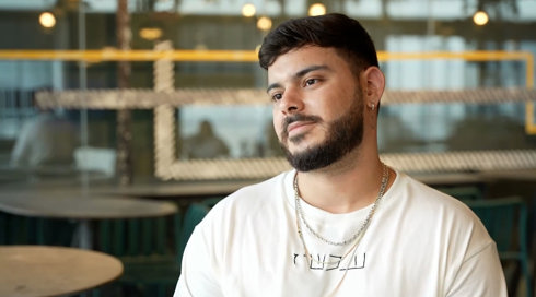 לזכר החברים: קולקציית הבגדים המרגשת של עומר ונקרט